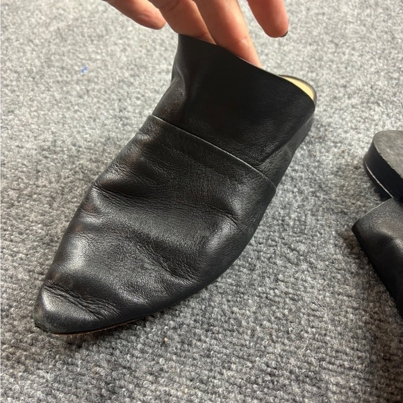 FREE PEOPLE Women’s Black Leather Sienna Slip-On Ruffle Mules Slides size: 7 - Picture 5 of 13